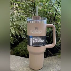 40 oz stanley cup in color driftwood 🤍